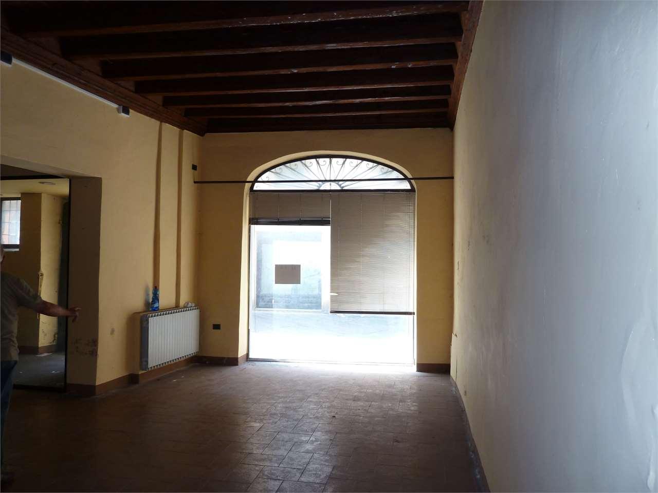 Negozio in Madonna dello Stellare, Lucca - Foto 1
