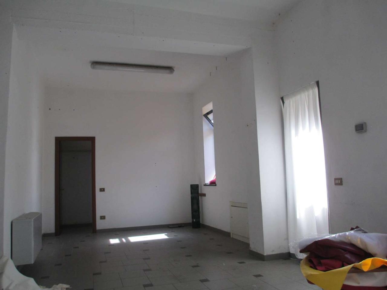 Palazzina commerciale in Lammari, Capannori, {3} - Foto 2