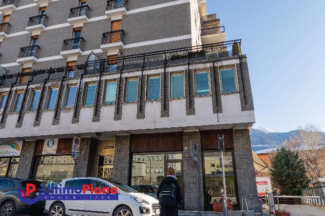 Ufficio in Corso Saint Martin De Corleans 41, Aosta - Foto 1