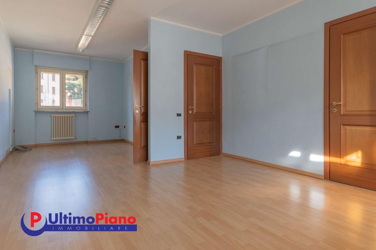 Ufficio in Via Vevey, Aosta, {3} - Foto 1