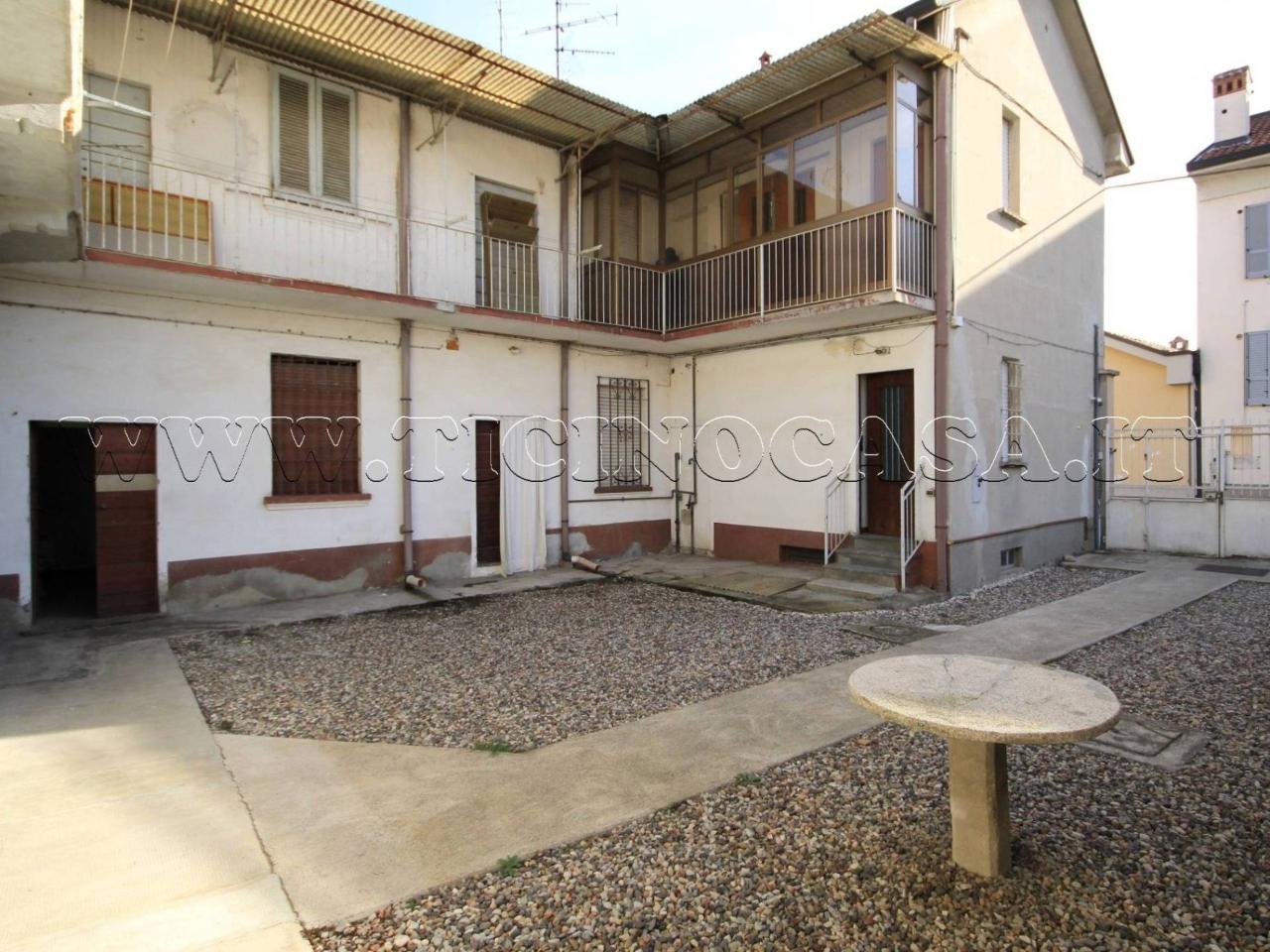 Villa in vendita a Marcallo Con Casone