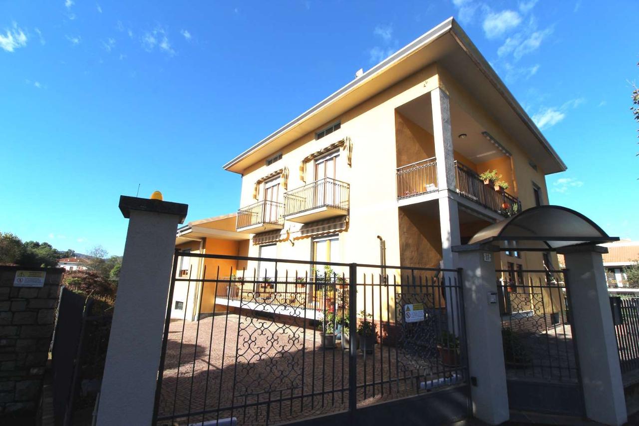 Villa bifamiliare in vendita a Briga Novarese