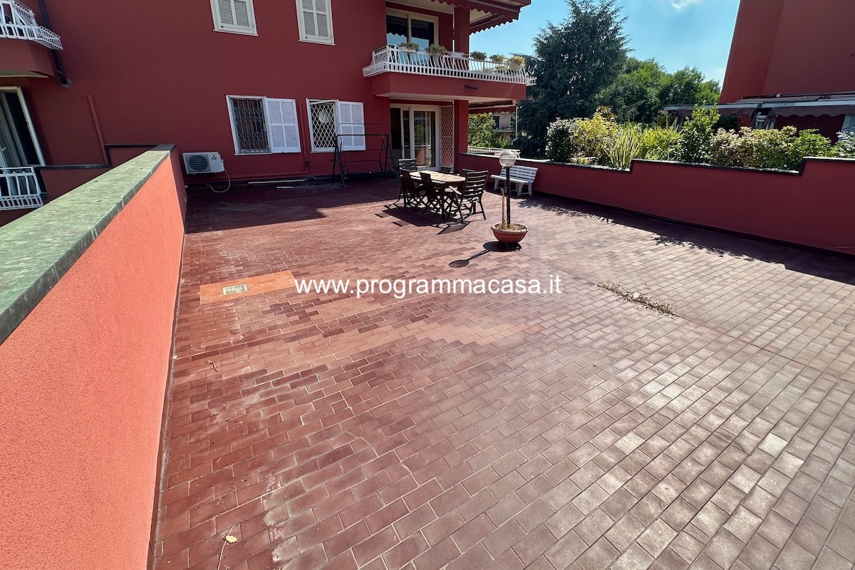 appartamento in vendita a Segrate in zona Redecesio