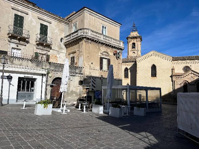 Negozio in Piazza Lucio Valerio Pudente, Vasto - Foto 1