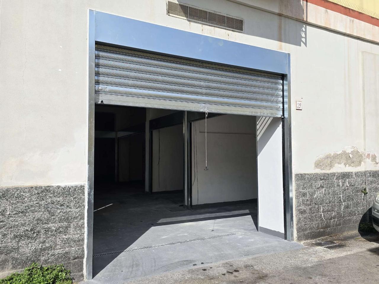 Locale commerciale in Via Gennaro Trincone 29, Salerno, {3} - Foto 2