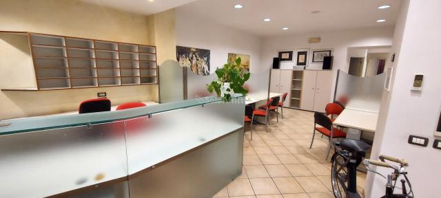 Office in Via Cairoli, Sesto Fiorentino - Photo 1