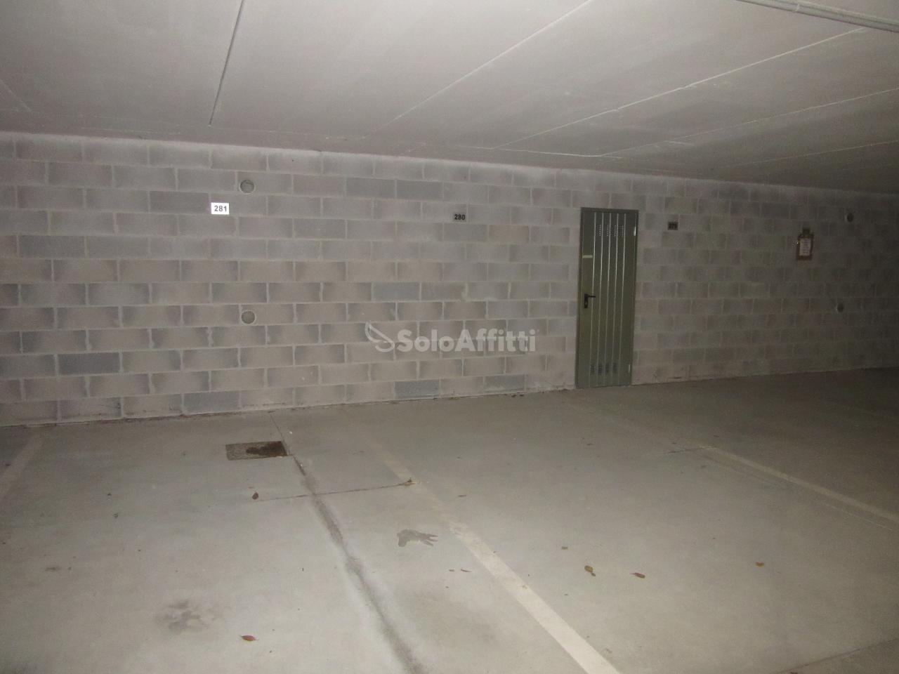 Parcheggio chiuso in Strada dei Decoratori 10, Sesto Fiorentino, {3} - Foto 1