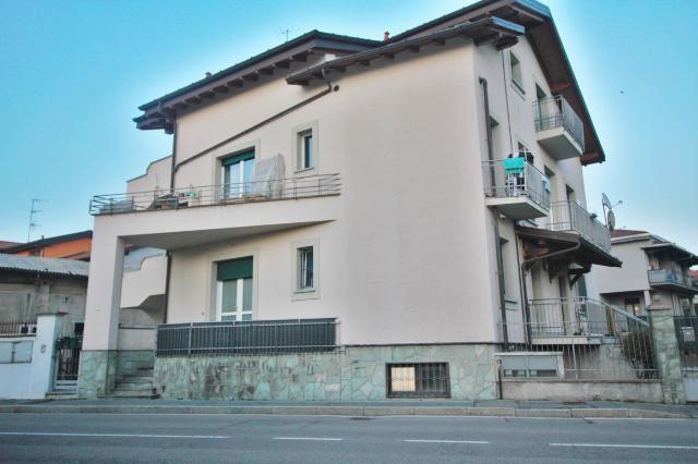 Trilocale in Via Banfi  11, Gorla Maggiore - Foto 1