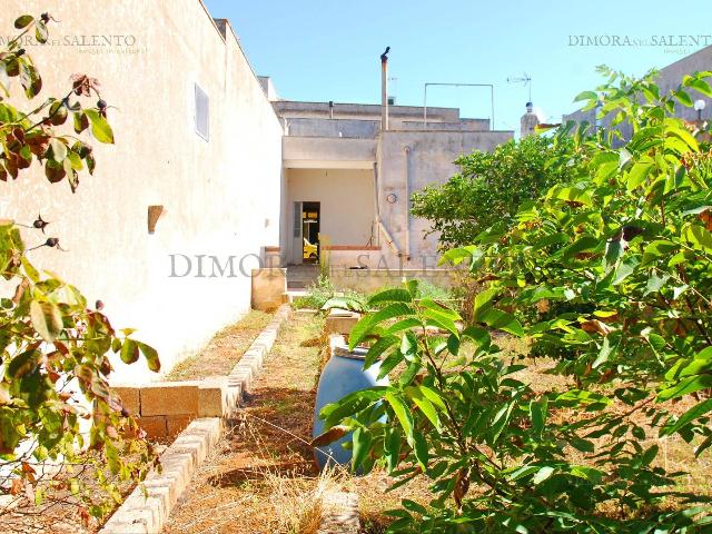 Detached house in Via Camillo Benso di Cavour, Presicce-Acquarica - Photo 1