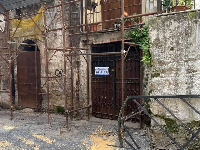 Magazzino in Vicolo Porta Rateprandi  6, Salerno - Foto 1