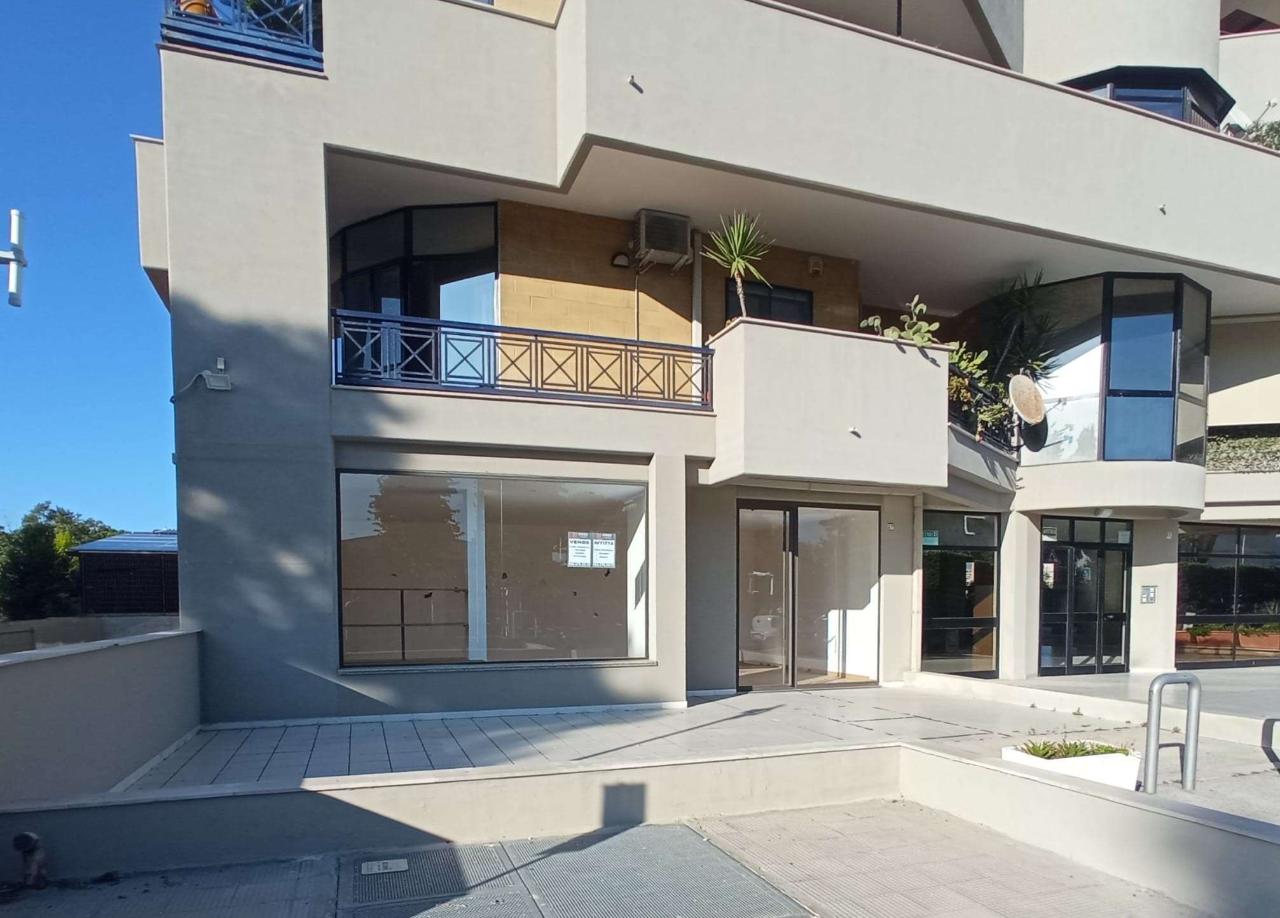 Negozio in Via Bari 27, Bari, {3} - Foto 1