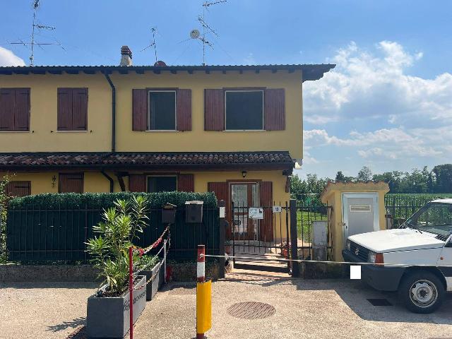 Terraced house in Via Santa Giustina, Montichiari - Photo 1