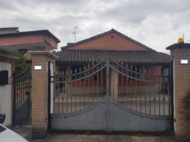 Villa in Variante Casilina, Frosinone - Foto 1