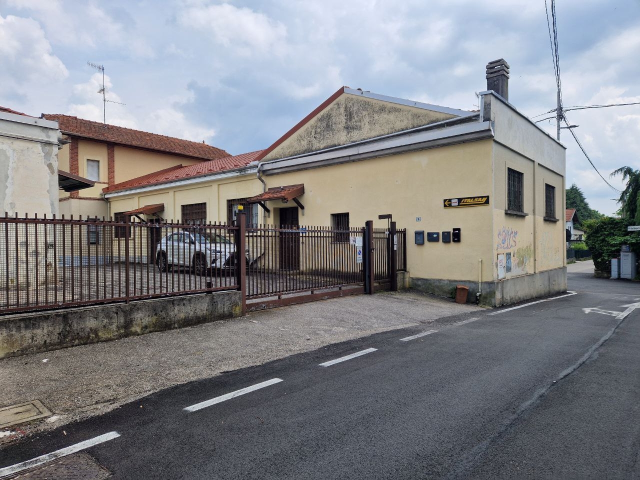 Ufficio in Via Giuseppe Mazzini 5, Venegono Superiore, {3} - Foto 1