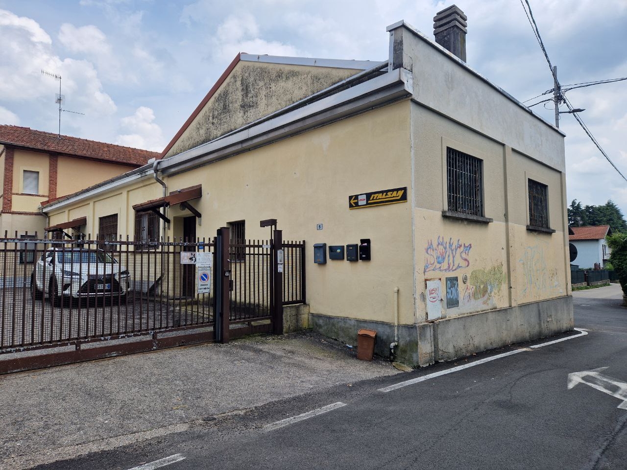 Ufficio in Via Giuseppe Mazzini 5, Venegono Superiore, {3} - Foto 2