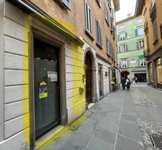 Negozio in Via Sant'Orsola 20, Bergamo - Foto 1