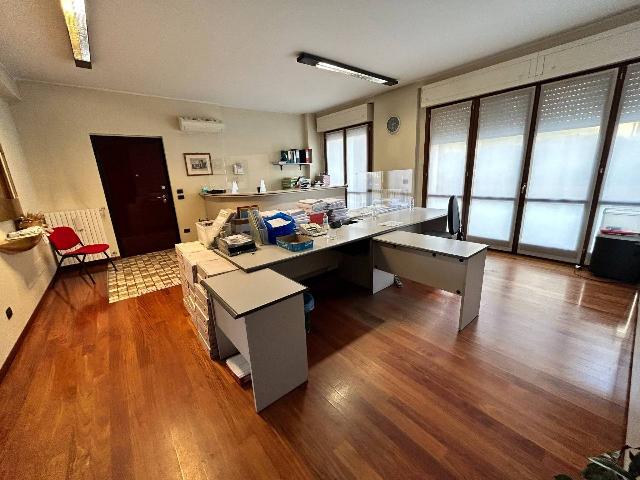 Shared office in Via Gabriele Camozzi 77, Bergamo - Photo 1