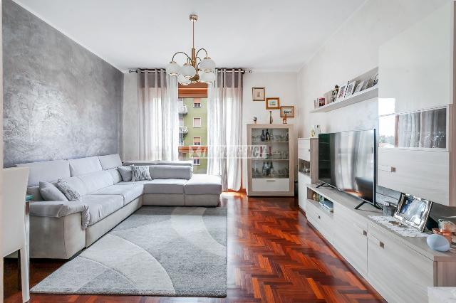 3-room flat in Via Vittorio Veneto, Bresso - Photo 1