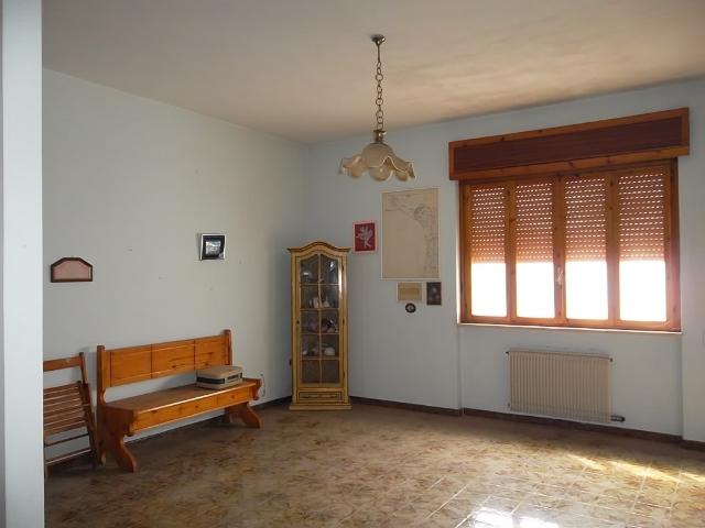 Vierzimmerwohnung in Via Cairoli, Parabita - Foto 1