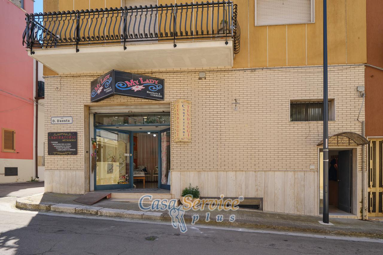 Negozio in Via Duca d'Aosta, Supersano, {3} - Foto 1