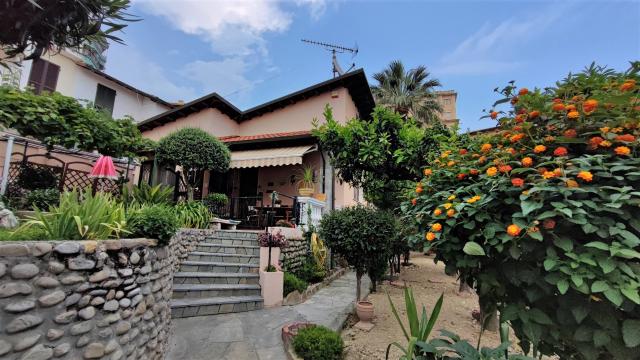 Mansion in Via Giovanni Borea, Sanremo - Photo 1