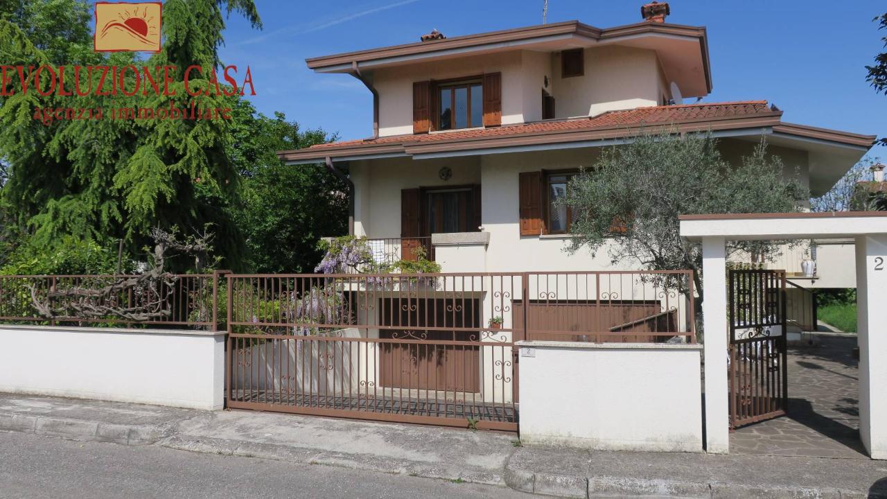 Casa indipendente in vendita a Staranzano