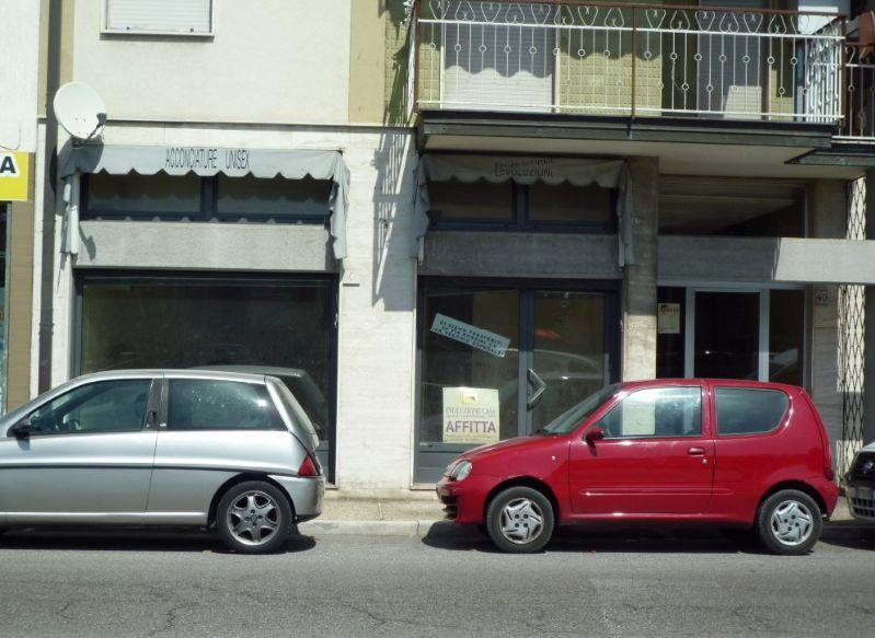 Negozio in Viale Verdi, Monfalcone, {3} - Foto 2