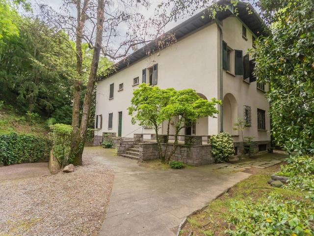 Mansion in Via Carlo Frattini 1, Varese - Photo 1