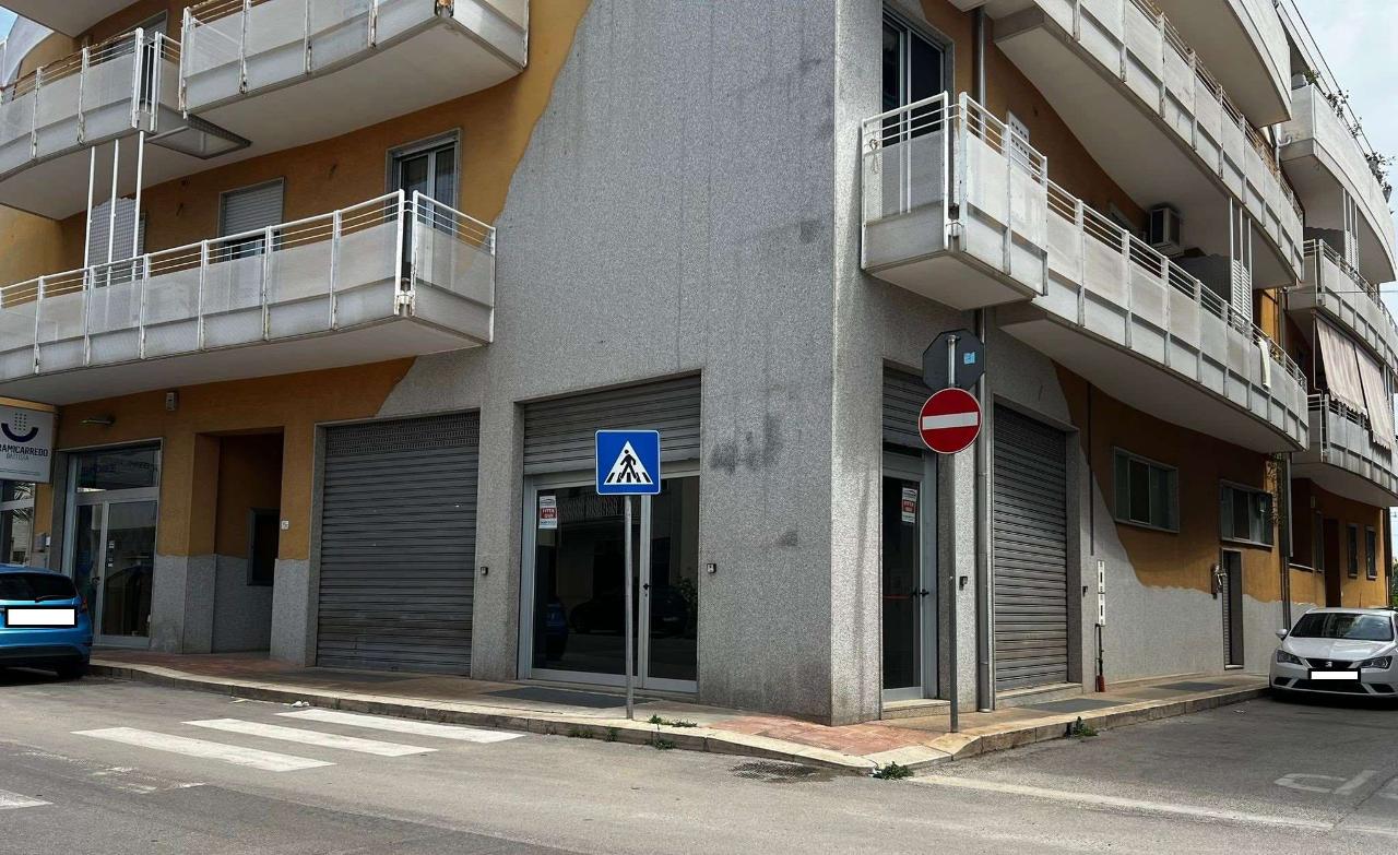 Negozio in , Conversano, {3} - Foto 1