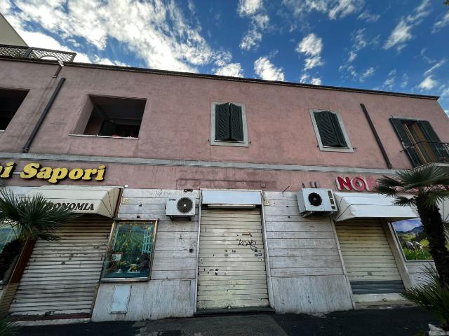 Shop in Via di Bravetta, Roma - Photo 1