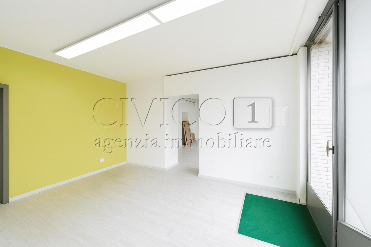 Palazzina commerciale in Via Riviera Berica 61, Barbarano Mossano, {3} - Foto 1