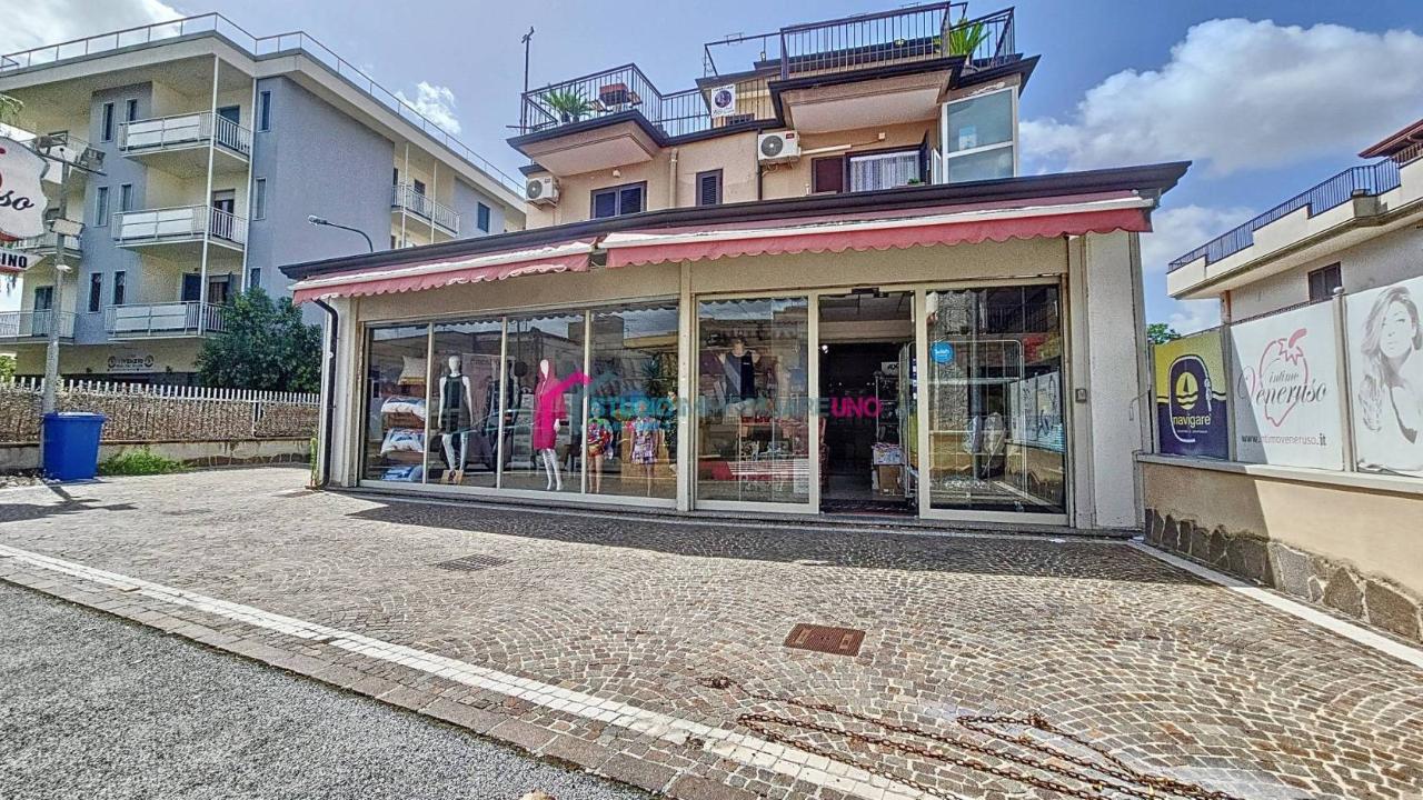 Locale commerciale in Via Cimitero 54 Saviano, Napoli, Saviano, {3} - Foto 2