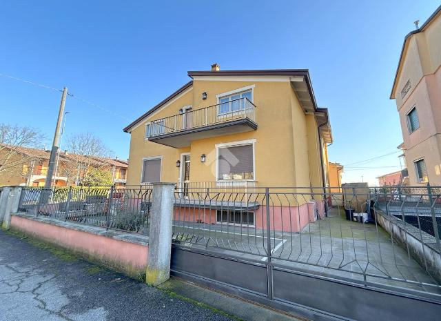 Villa in Via Silvio Pellico 30, Carpenedolo - Foto 1