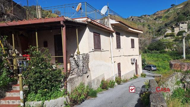Villa in Strada Provinciale 34, Messina - Foto 1