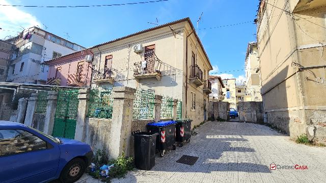 4-room flat in Viale Giostra, Messina - Photo 1