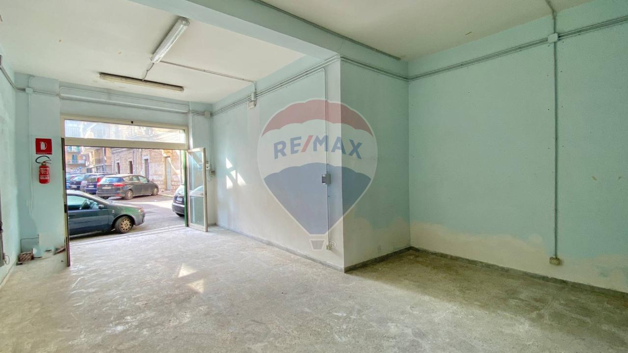 Negozio in Via Amendola 49, Bisceglie - Foto 1