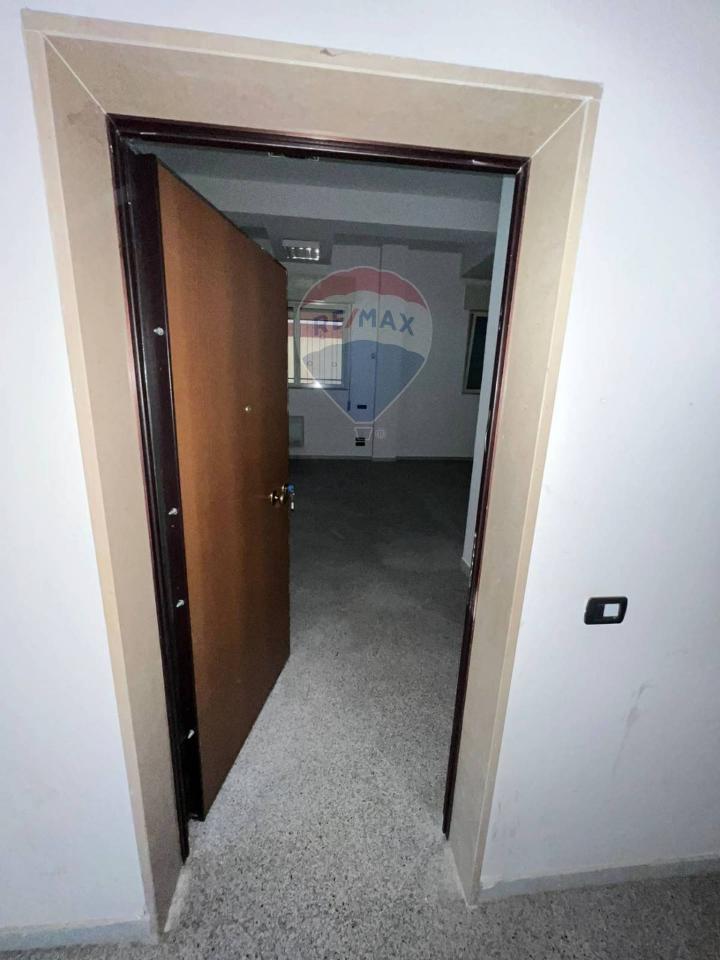Ufficio in Via Aurelio Carrante 5, Bari - Foto 1