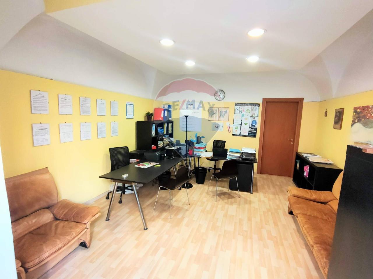 Negozio in Via Nicolai 180, Bari - Foto 1