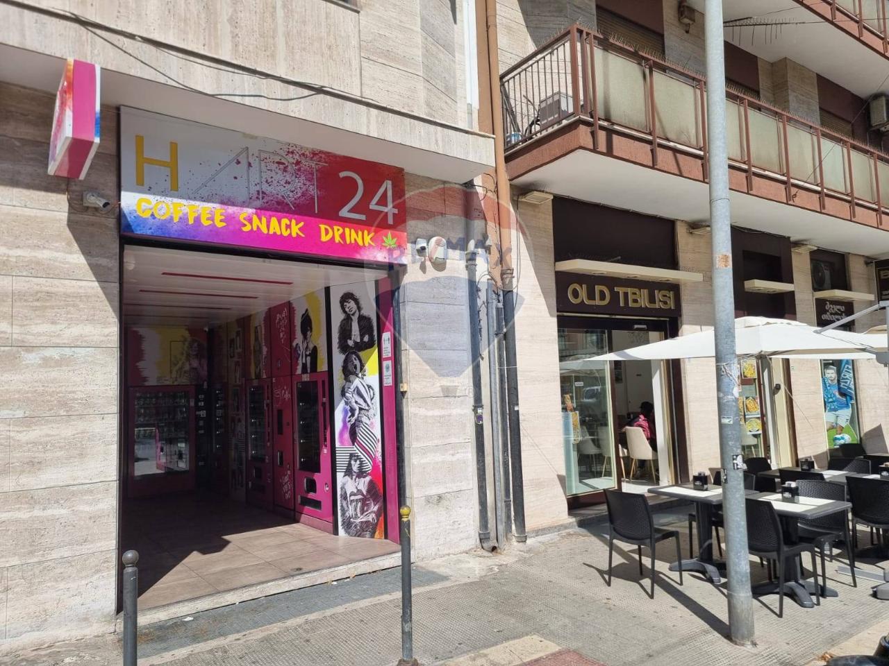 Negozio in Piazza Luigi Savoia 3, Bari - Foto 1