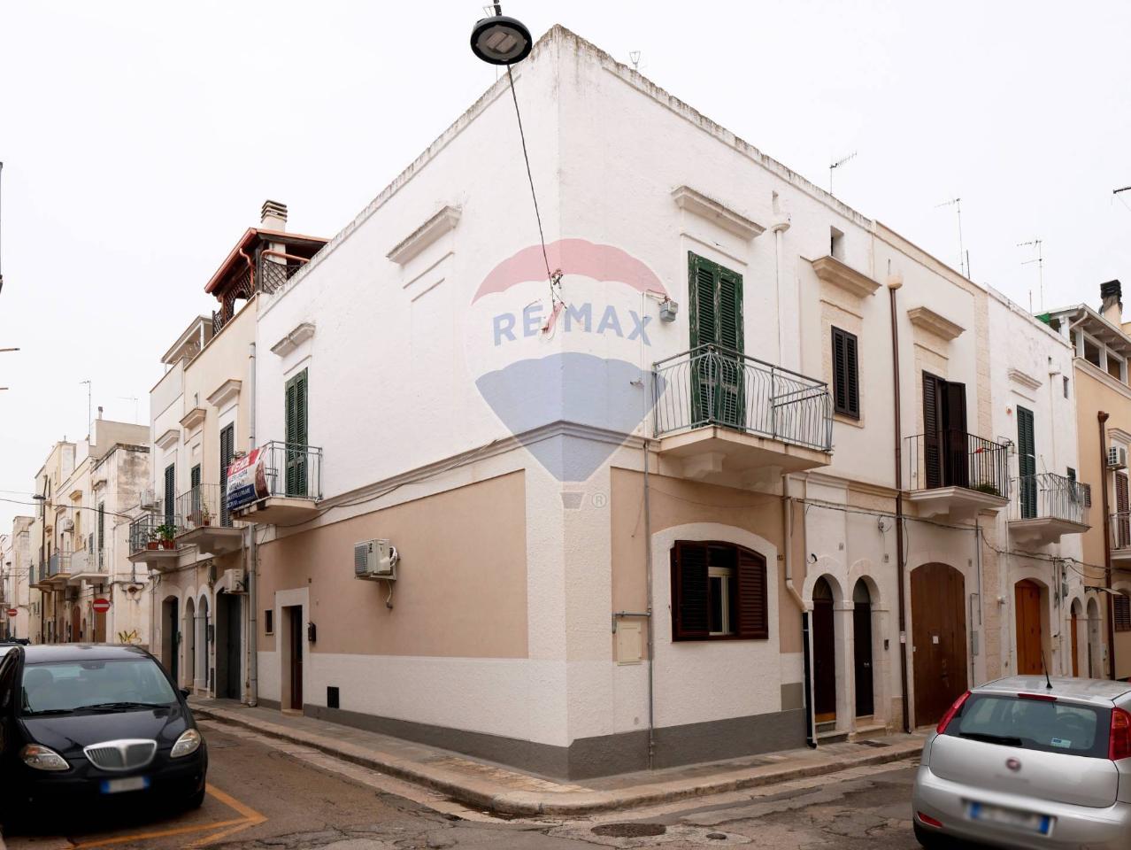 Casa indipendente in vendita a Mola Di Bari