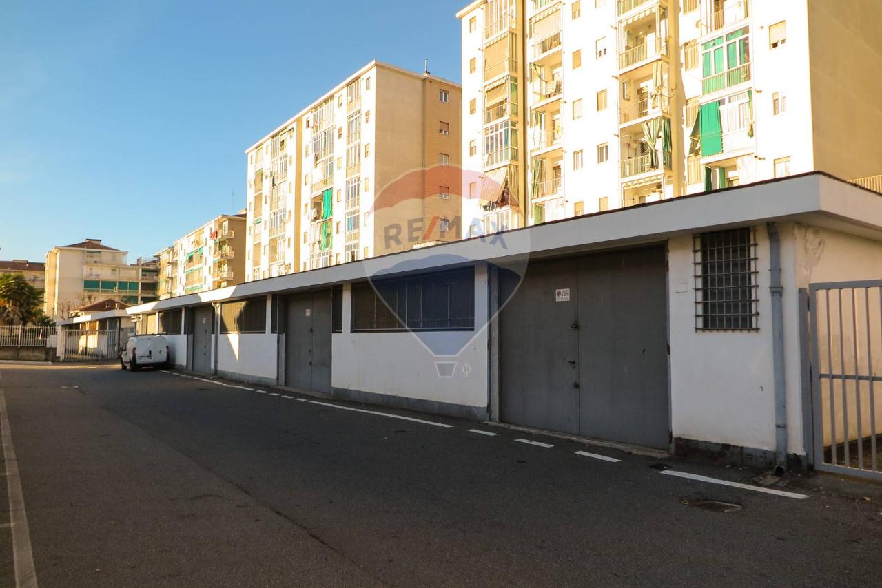 Magazzino in Via Martiri della Libertà 5, Beinasco - Foto 1