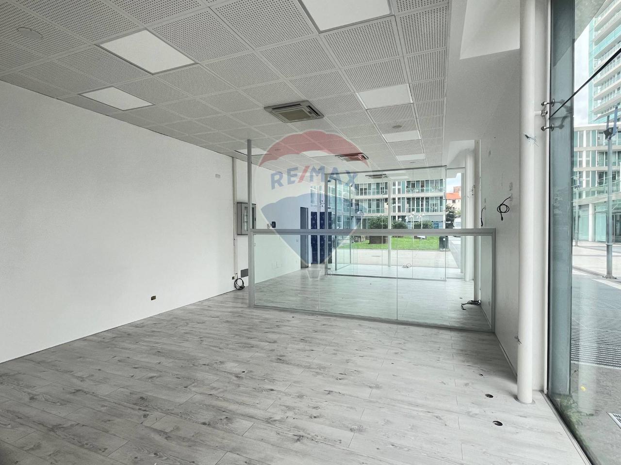 Negozio in Via Chiodo Snc, Savona, {3} - Foto 2