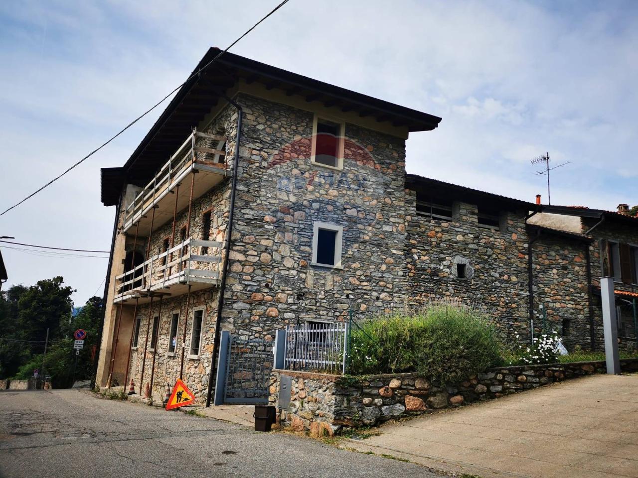 Casa indipendente in vendita a Cuasso Al Monte