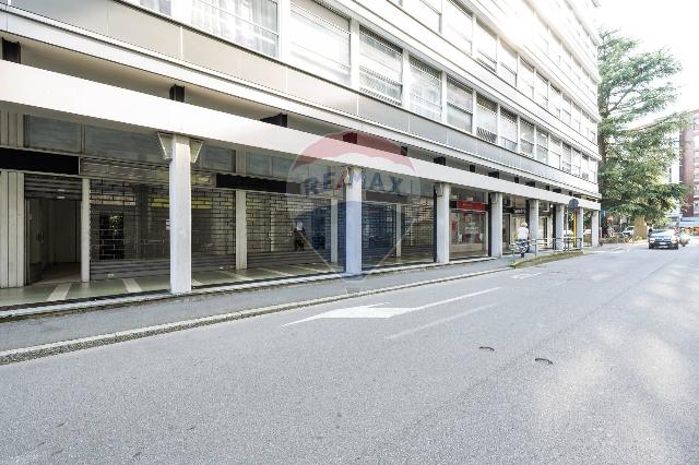 Geschäft in Via Cavour 34, Varese - Foto 1