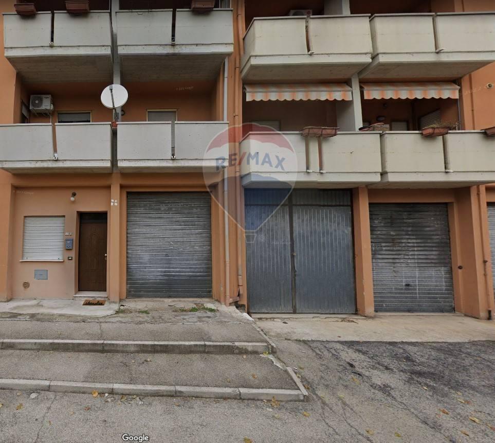 Negozio in Via Sigismondi, Lanciano - Foto 1