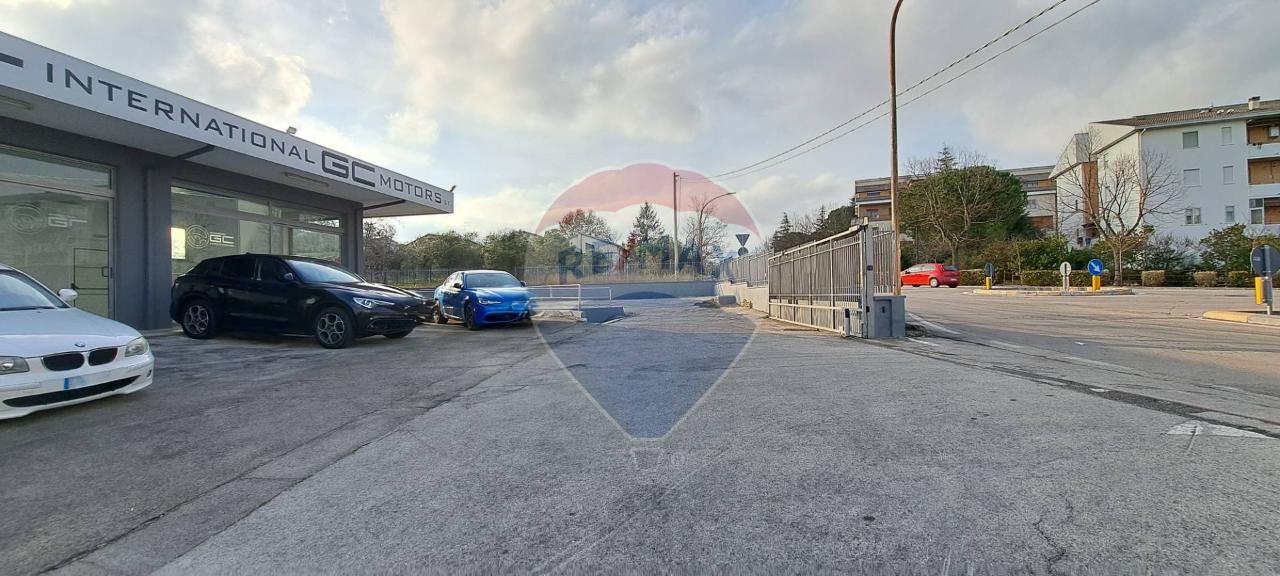 Negozio in Contrada Iconicella 122, Lanciano, {3} - Foto 2