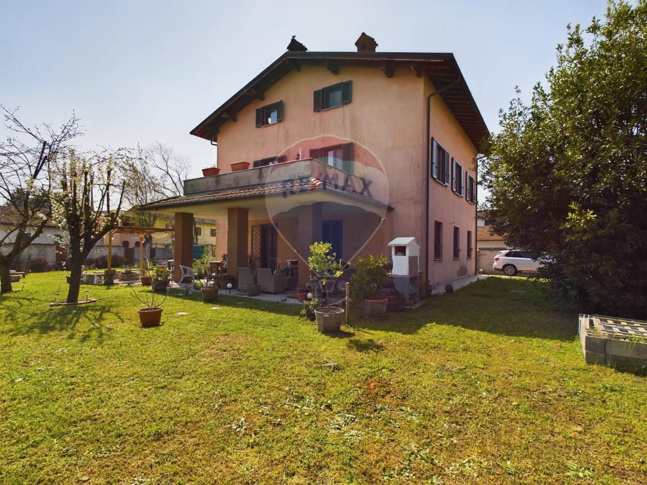 Villa in vendita a Roncaro