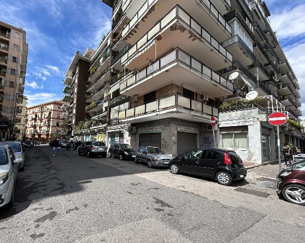 Negozio in Via Polveriera, Napoli - Foto 1