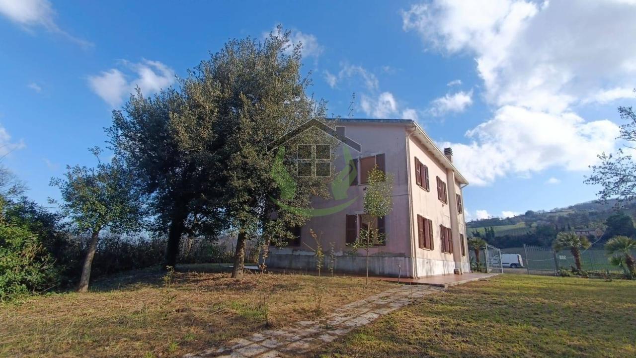 Villa in vendita a Montefiore Dell'Aso
