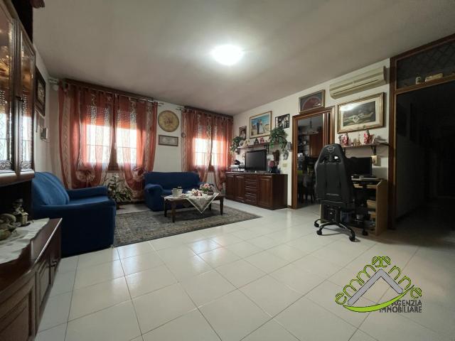 4-room flat in Via Prati Bassi, Camponogara - Photo 1